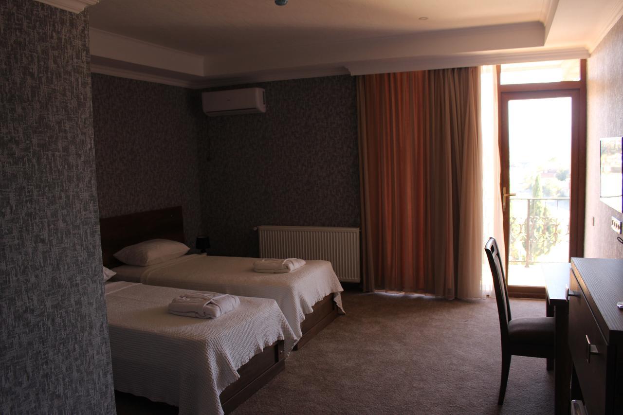 Apartment White Bridge Kutaisi Esterno foto