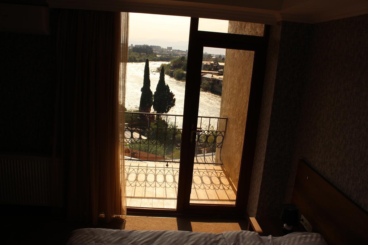 Apartment White Bridge Kutaisi Esterno foto