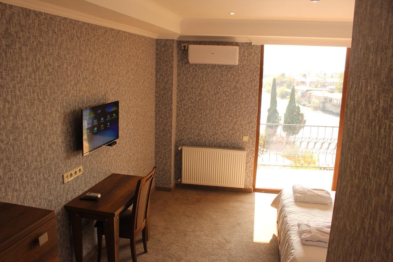 Apartment White Bridge Kutaisi Esterno foto